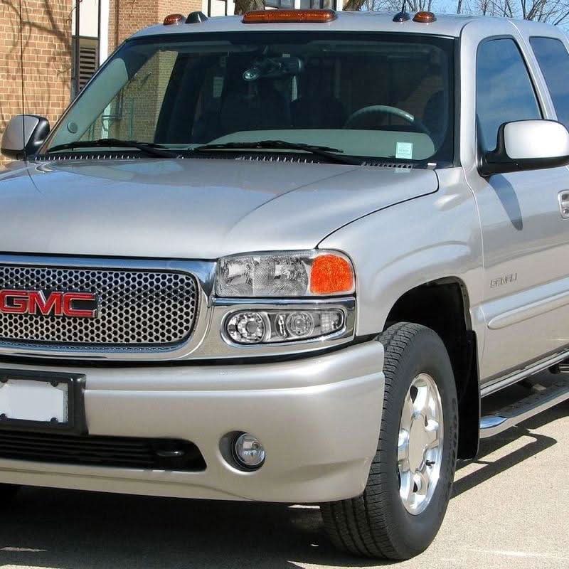 Spec-D OEM Replacement Headlights GMC Sierra (99-06) Yukon (00-06) Black or Chrome