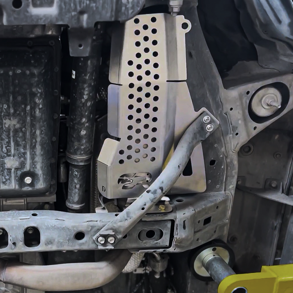 Catalytic Converter Shield For 2007-2014 Toyota FJ Cruiser