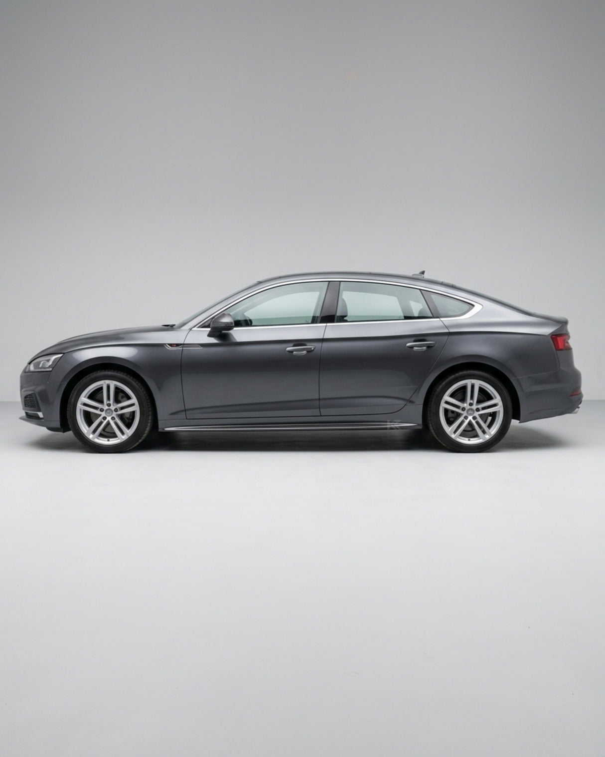 2010–2011 Audi A5 8T Sportback Side Skirt Extensions – Carbon Fiber