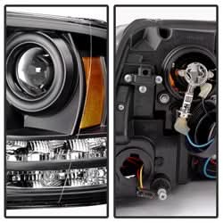 Spyder Signature Dodge Ram 1500/Ram 2500/Ram 3500/1500/2500/3500 09-10 Light Bar DRL Projector Headlights Halogen Models Only Not Compatible w/Factory Projection And LED DRL