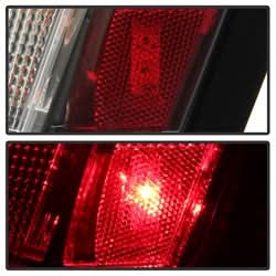 Spyder Chrysler 300C 05-07 Version 2 Light Bar LED Tail Lights - Red Clear