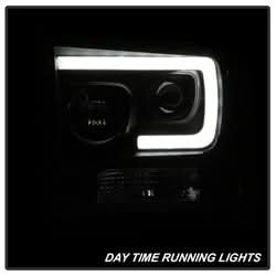 Spyder Signature Ford F-250 Super Duty/F-350 Super Duty/F-450 Super Duty 05-07 Light Bar Projector Headlights Black