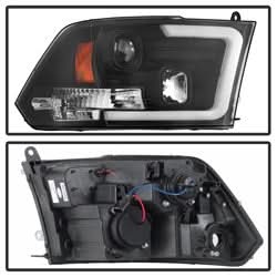 Spyder Dodge Ram 1500 09-18 / Ram 2500/3500 10-19 Version 2 Projector Headlights - Halogen Model Only - Light Bar DRL - Black