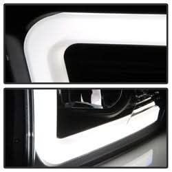 Spyder Dodge Ram 1500 09-18 / Ram 2500/3500 10-19 Version 2 Projector Headlights - Halogen Model Only - Light Bar DRL - Black