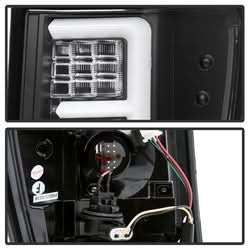 Spyder Jeep Grand Cherokee 05-06 Version 2 Light Bar DRL LED Projector Headlights Black