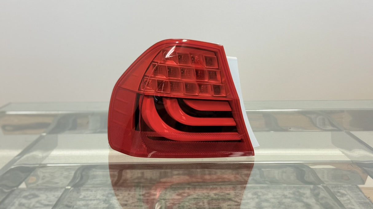 BMW 3-Series E90 RED Tail Light Upgrade (2006-2009) *READ DESCRIPTION