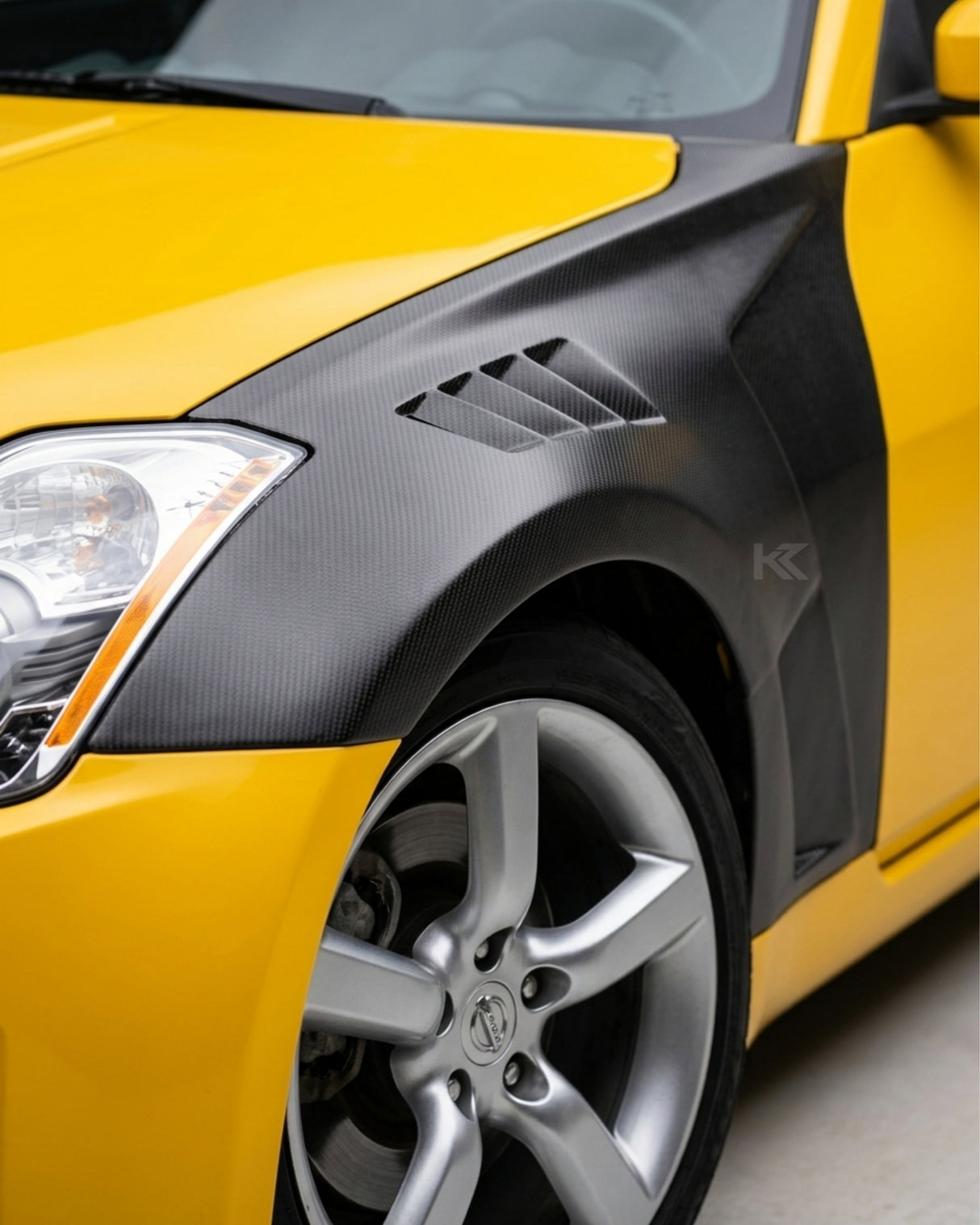 2009–2020 Nissan 370Z RS-1 Style Front Fenders – Carbon Fiber