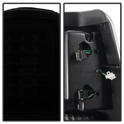 Akkon Chevrolet Silverado 1500/Silverado 1500 Classic/Silverado 1500 HD/Silverado 1500 HD Classic/Silverado 2500/Silverado 2500 HD/Silverado 2500 HD Classic/Silverado 3500/Silverado 3500 Classic 03-06 Black Smoke XTune LED Tail Lights