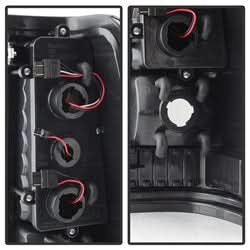 xTune Chevrolet Silverado 1500/Silverado 1500 Classic/Silverado 1500 HD/Silverado 1500 HD Classic/Silverado 2500/Silverado 2500 HD/Silverado 2500 HD Classic/Silverado 3500/Silverado 3500 Classic 03-06 C-Shape XTune LED Tail Lights Black Smoke