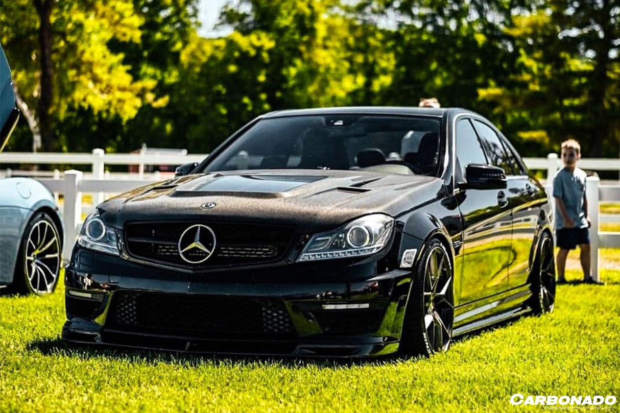 2012-2014 Mercedes Benz W204 C63 AMG VS Style Carbon Fiber Front Lip