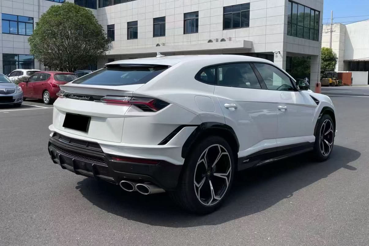 2018-2025 Lamborghini URUS Convert Performante Style Side Skirts