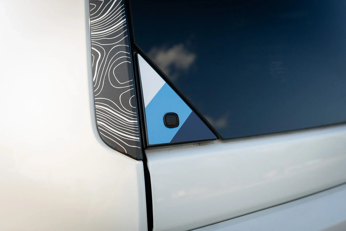 Heritage Rear Glass Button Trim Overlay - 2024+ Land Cruiser / GX 550