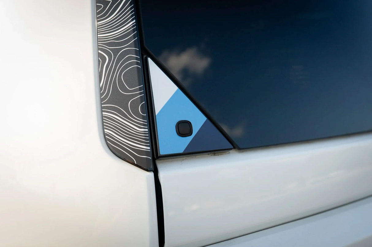 Heritage Rear Glass Button Trim Overlay - 2024+ Land Cruiser / GX 550