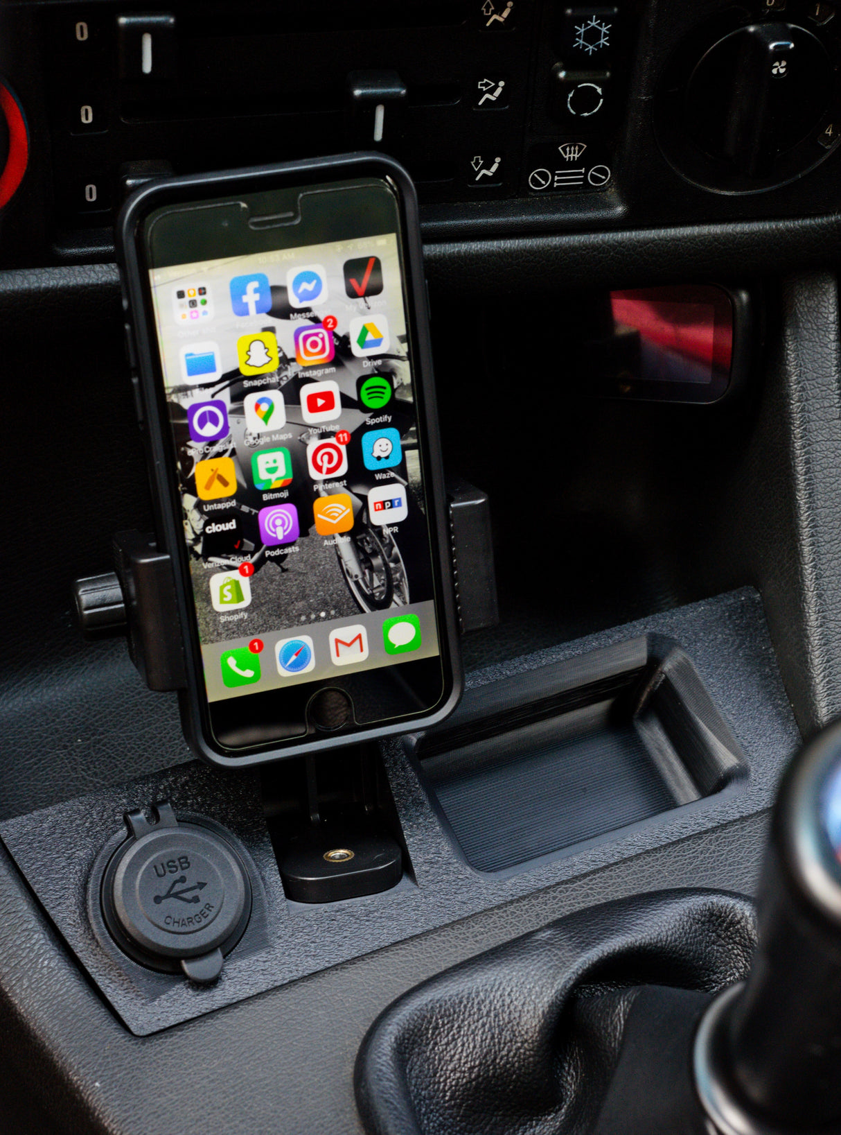 BMW E30 Center Console Phone Mount and Dual USB Charger (Universal Clamp)