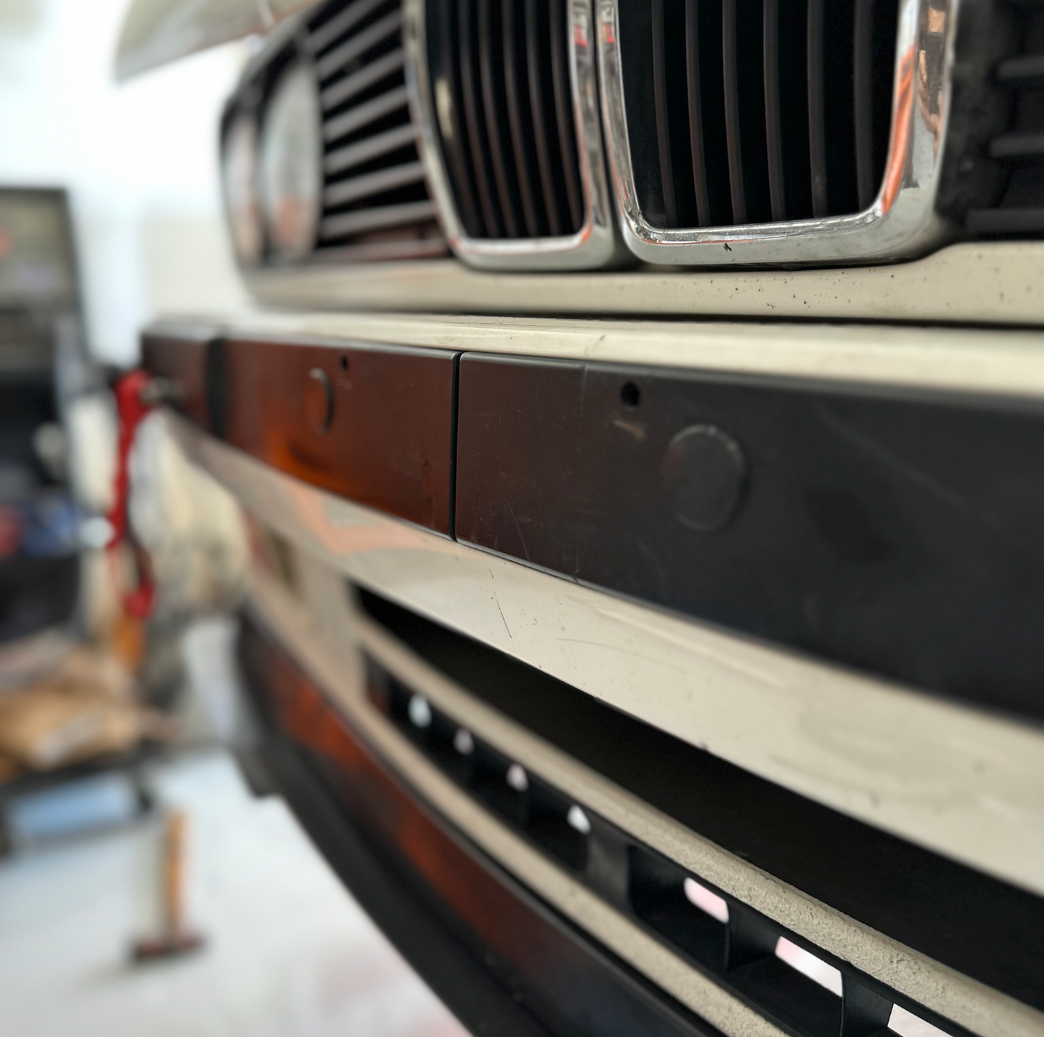 E30 Late Model Front Plate Plugs