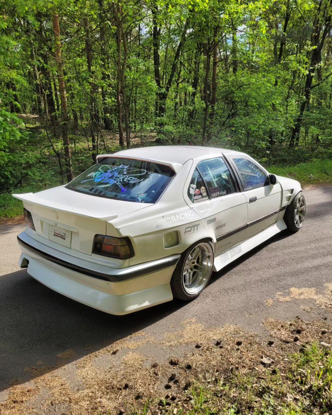 BMW E36 Vented Front Over-Fenders (1990-1999) - K2 Industries