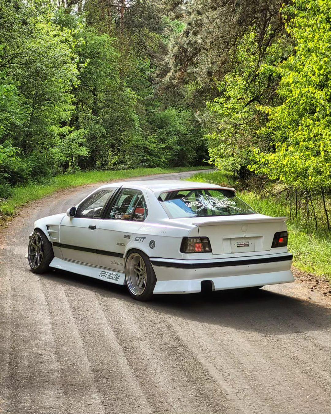 BMW E36 Vented Front Over-Fenders (1990-1999) - K2 Industries