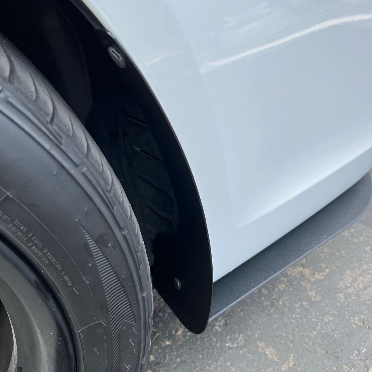Chrysler 300 SRT 11-19 Standard Rock Guards