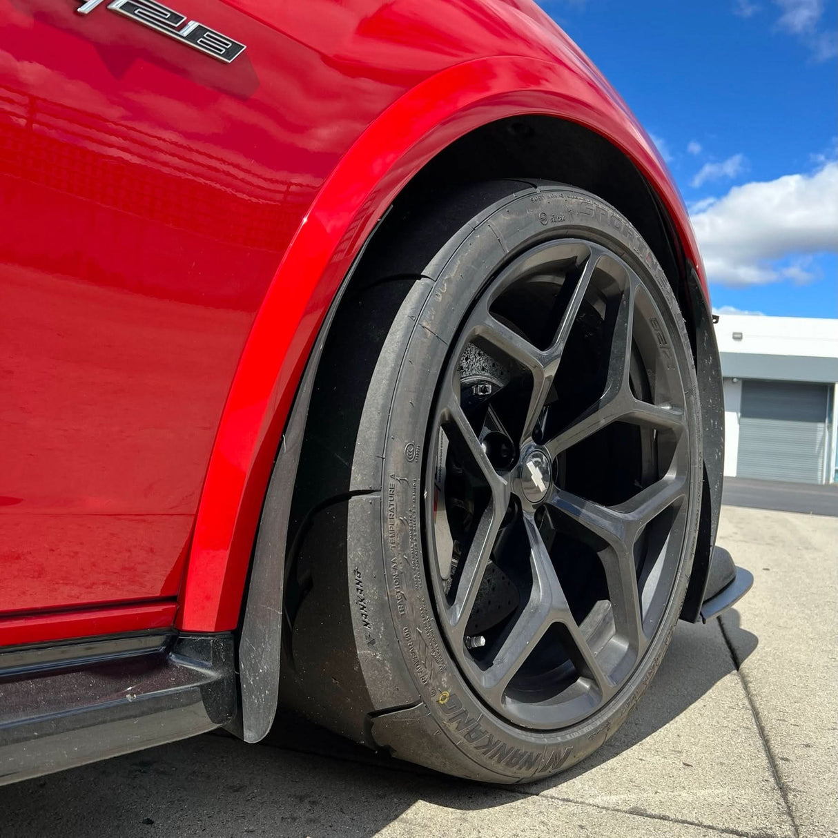 Camaro 14-15 Z28 Deluxe Rock Guards