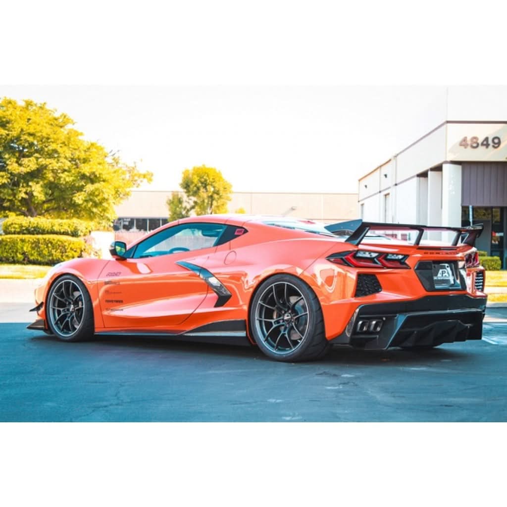 Chevrolet Corvette C8 Carbon Fiber Side Rocker Extensions/ Side Skirt