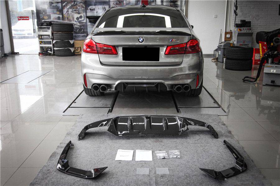 2018-2023 BMW F90 M5 D3 Style Carbon Fiber Rear Lip w/ Caps