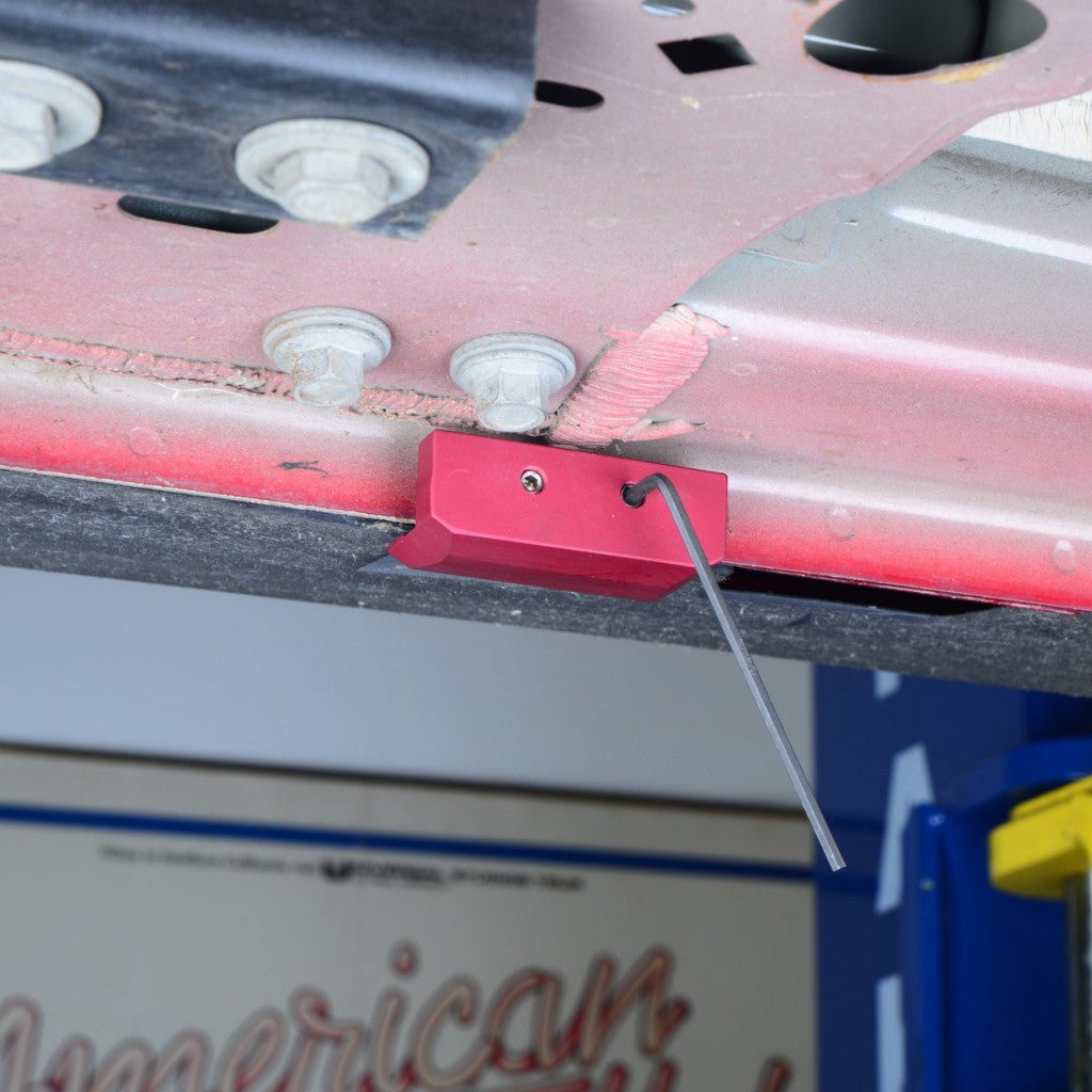 Mustang 05-25 Lift Pads