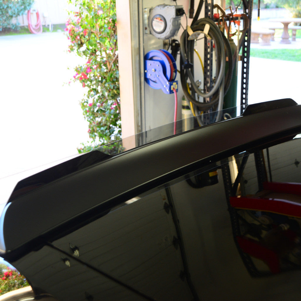 Challenger 09-23 Wicker Bill with Camera