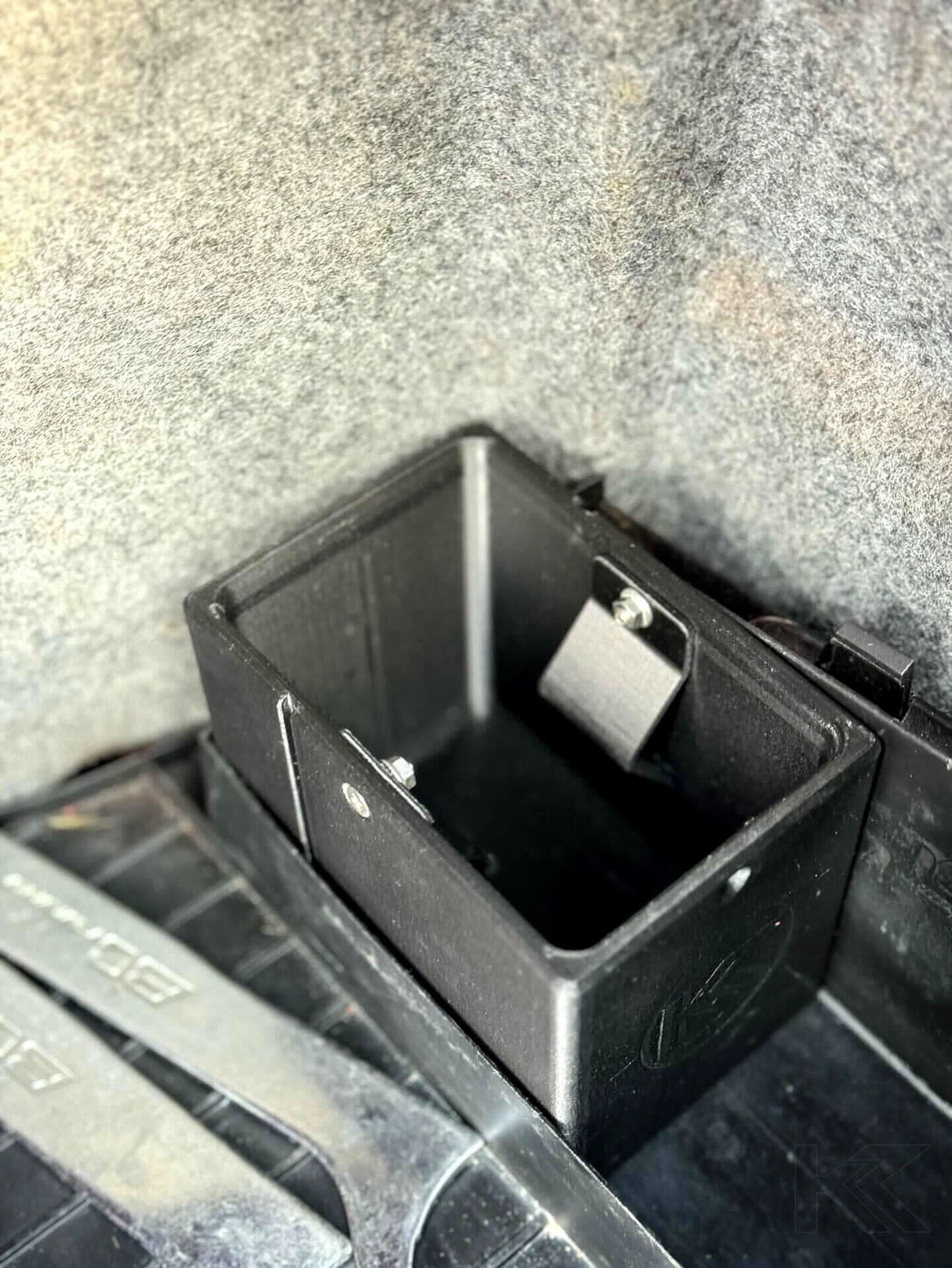 BMW E36 Coupe/Sedan/Compact Series 3 Black 3D Printed Plastic Oil Holder (1991 - 2000) - K2 Industries