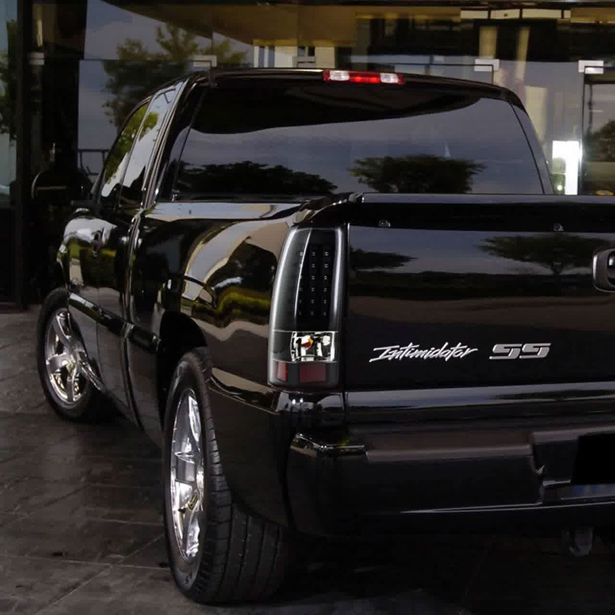 Spec-D Tail Lights Silverado (99-02) Sierra (99-06) LED or Halogen Bulb