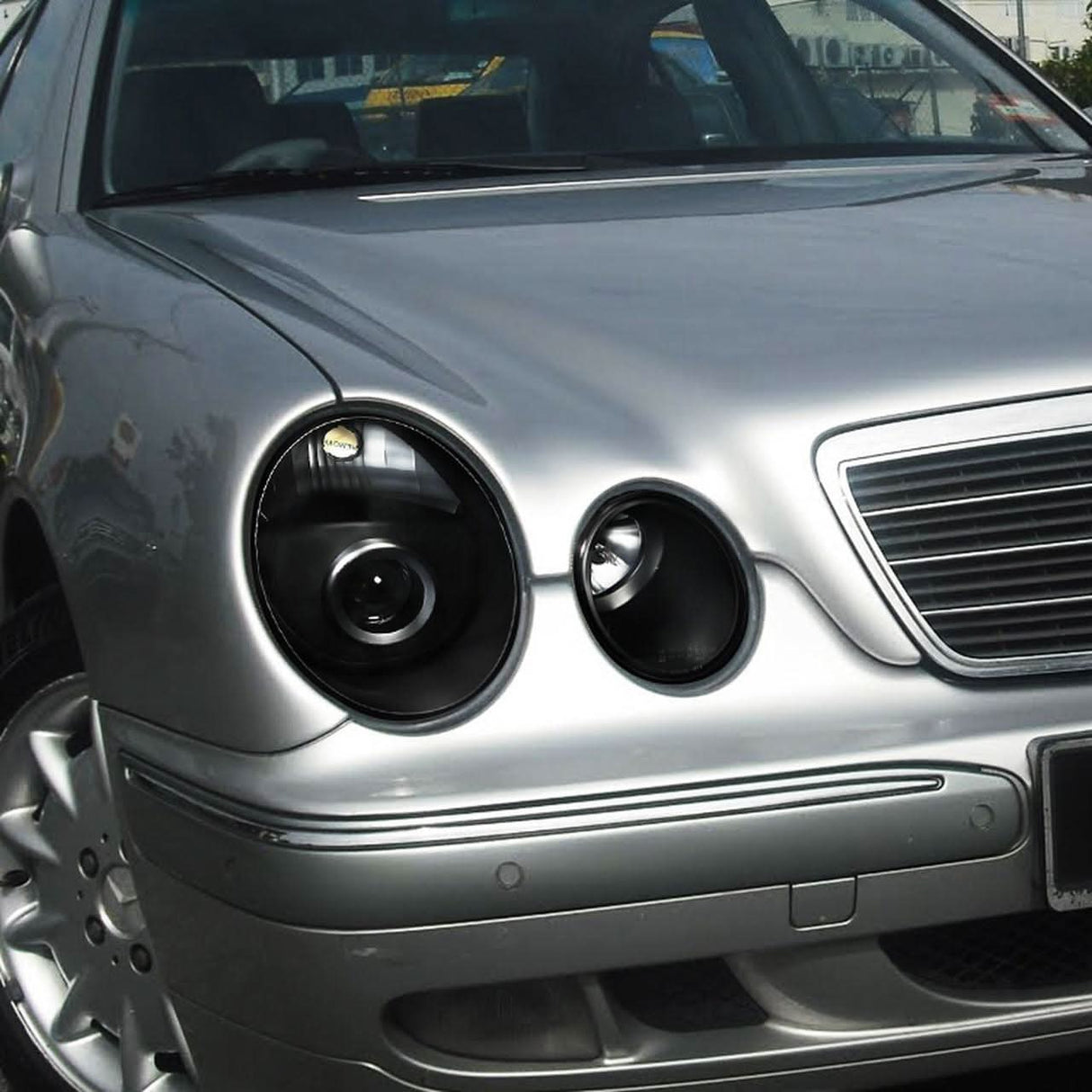 Spec-D Projector Headlights Mercedes E320 E430 W210 E-Class (00-02) Black / Chrome