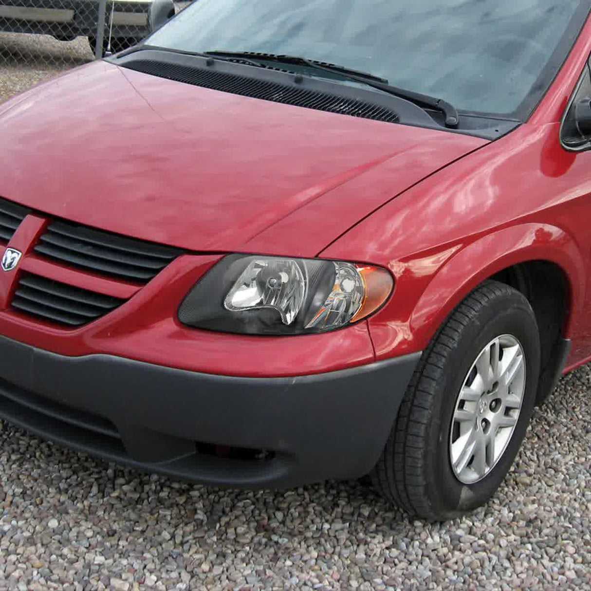 Spec-D OEM Replacement Headlights Dodge Caravan/Grand Caravan (01-07) Matte Black or Chrome Housing