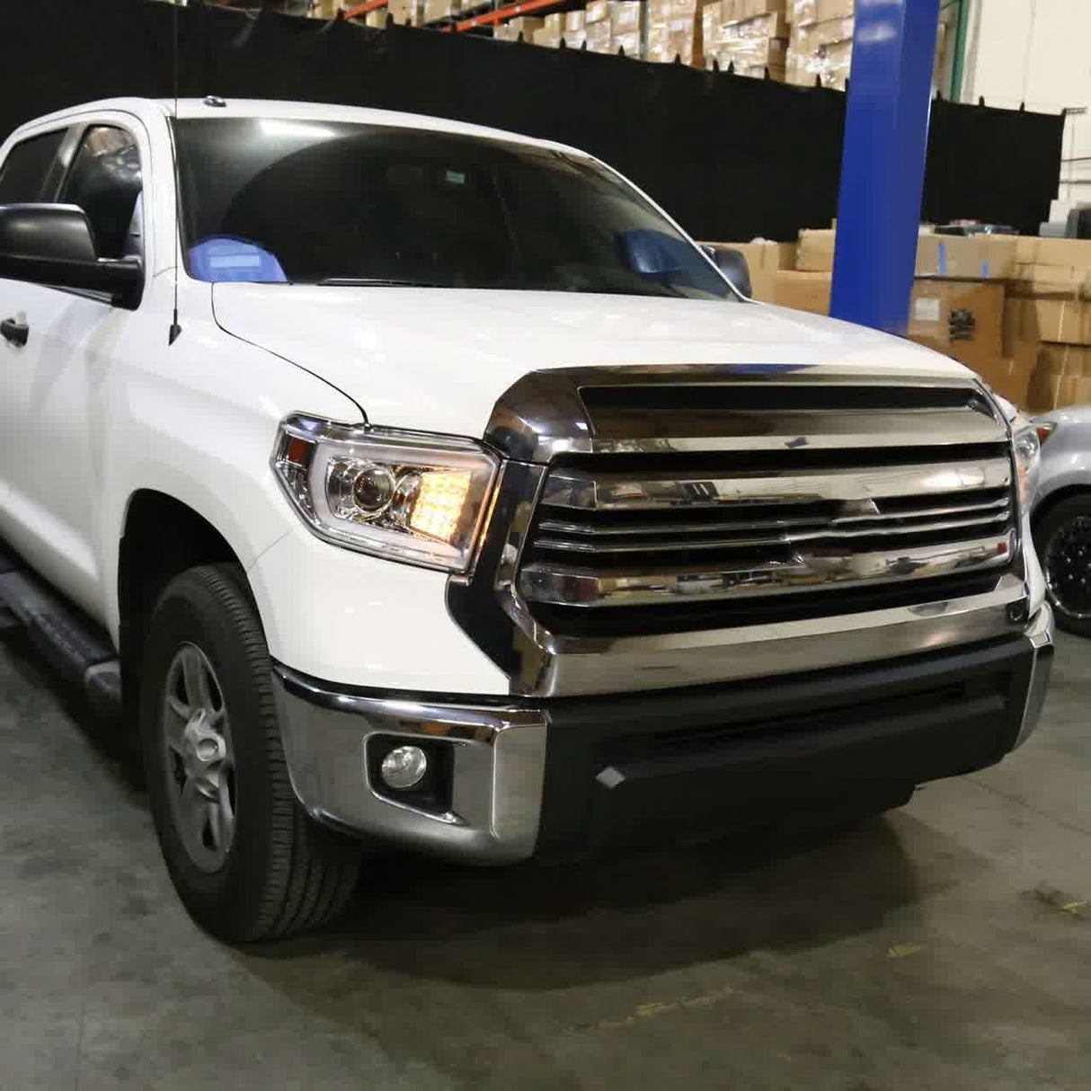 Spec-D Projector Headlights Tundra (14-21) w/ C-Bar LED Turn Signal Lights - Black or Chrome