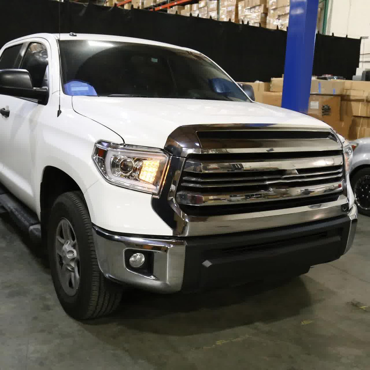 Spec-D Projector Headlights Tundra (14-21) w/ C-Bar LED Turn Signal Lights - Black or Chrome