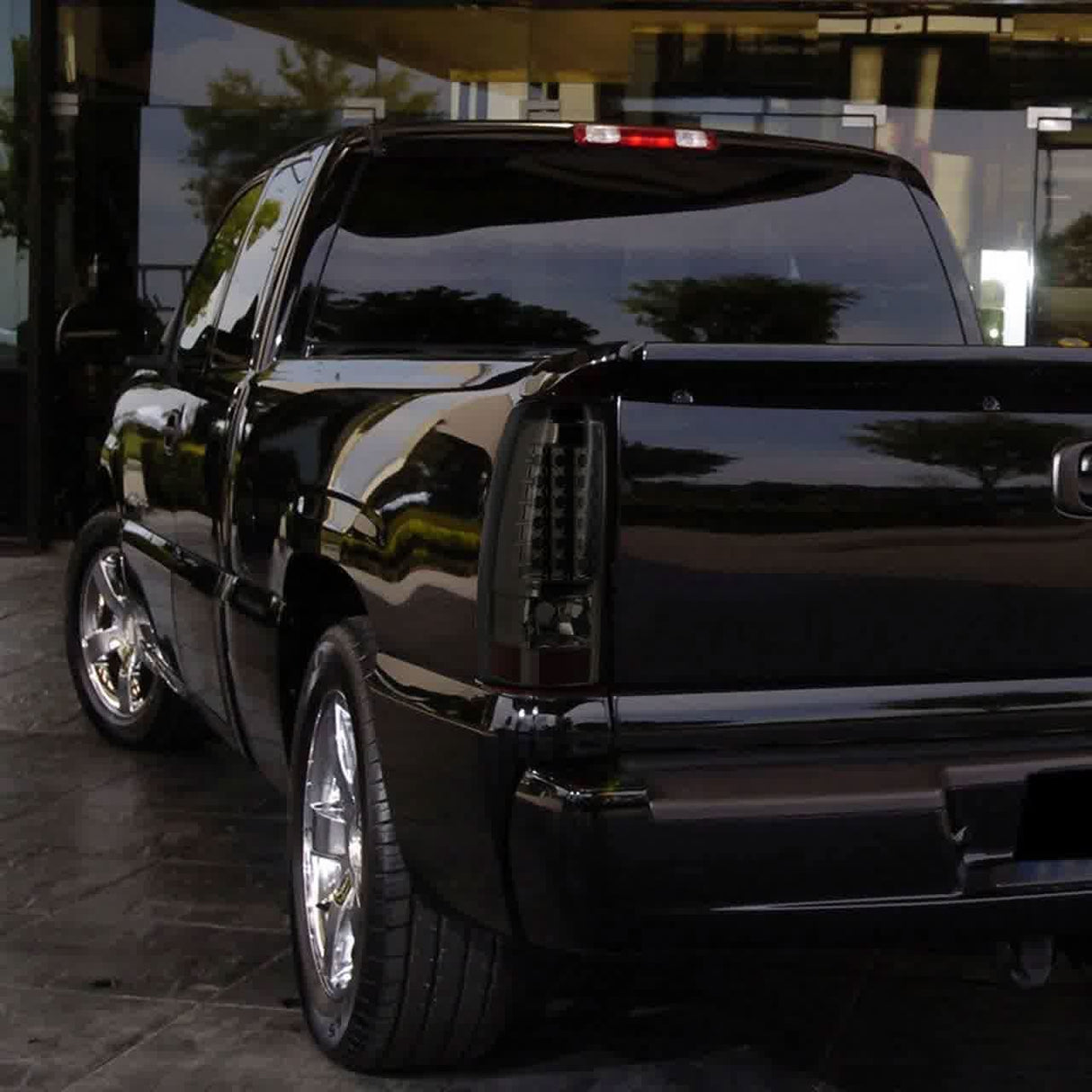 Spec-D Tail Lights Silverado (99-02) Sierra (99-06) LED or Halogen Bulb