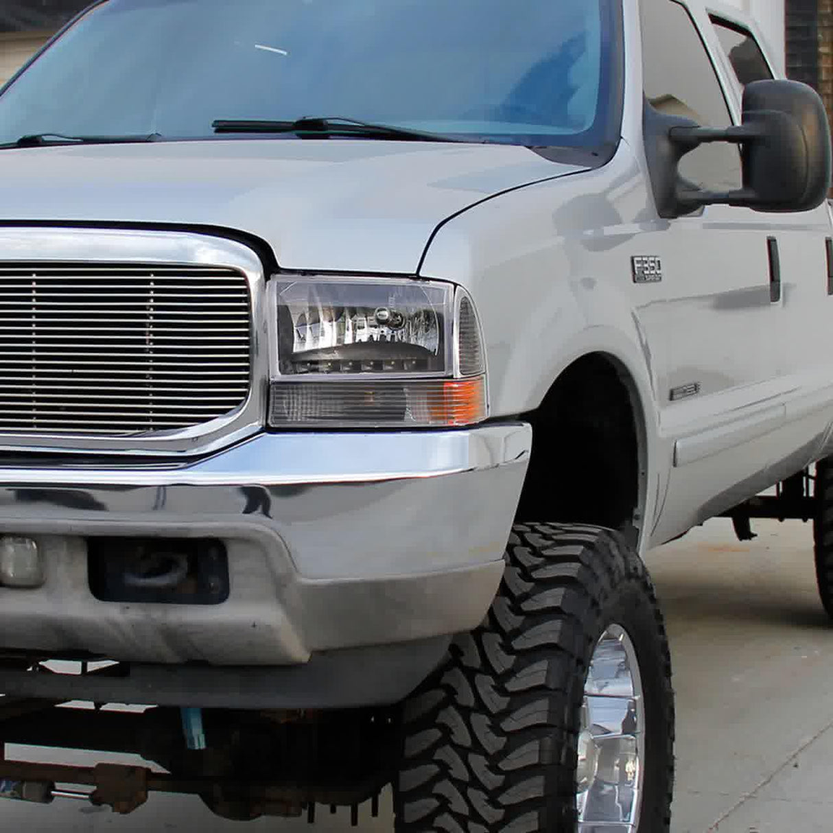 Spec-D OEM Replacement Headlights Ford F250 F350 F450 F550 Super Duty (99-04) w/ or w/o LED Light