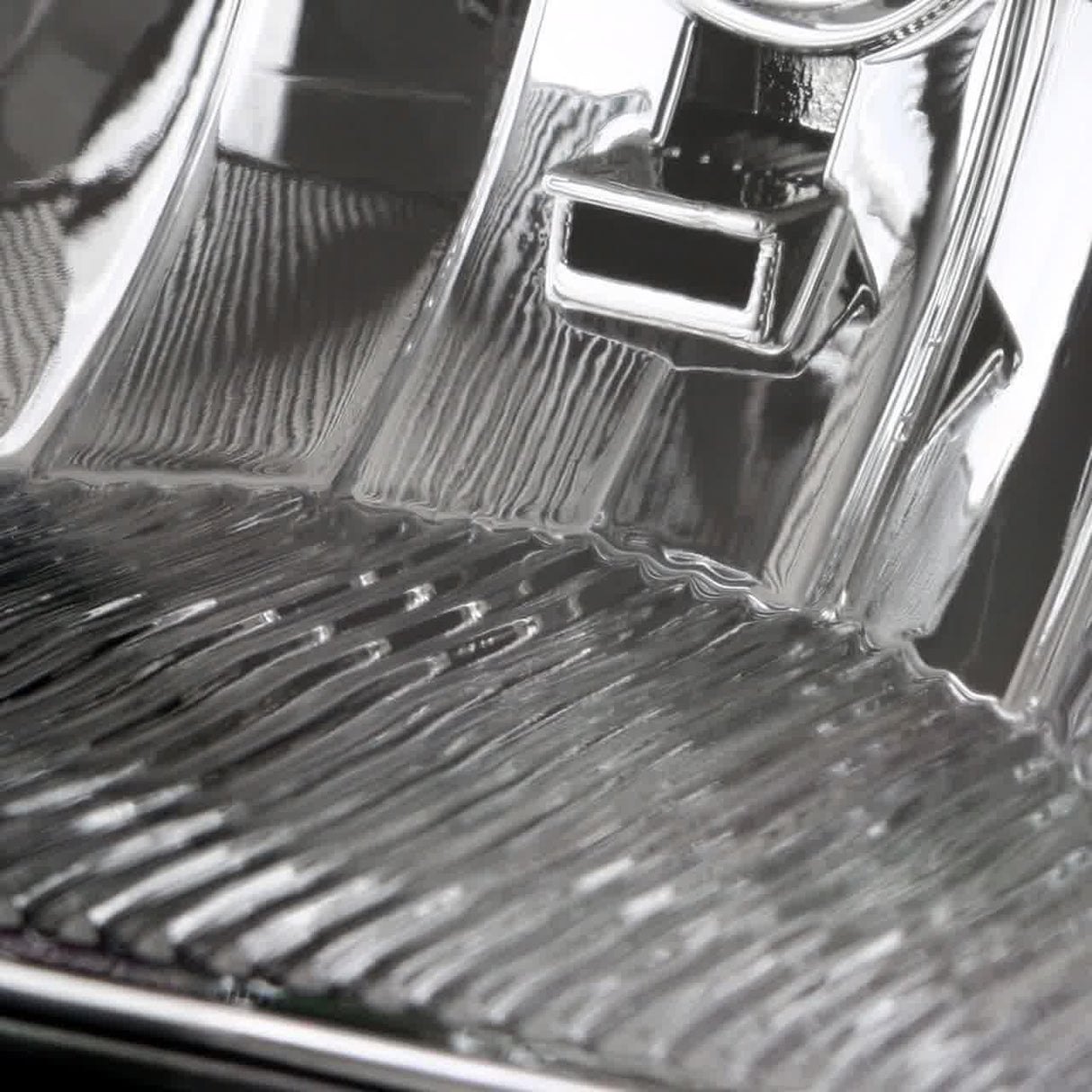 Spec-D OEM Fog Lights Chevy Silverado (03-07) Avalanche (02-06) Chrome Housing / Clear - w/ or w/o Wiring Kit