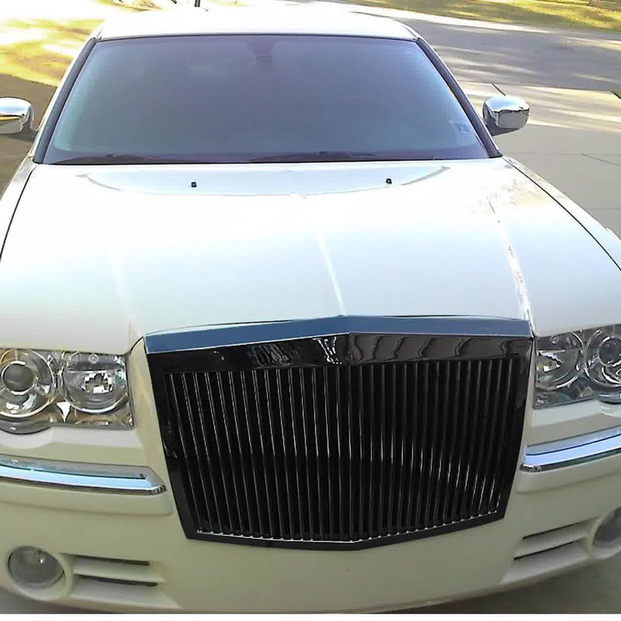 Spec-D Grill Chrysler 300/300C (05-10) Touring / Limited / SRT8 Phantom Style Vertical - Black or Chrome