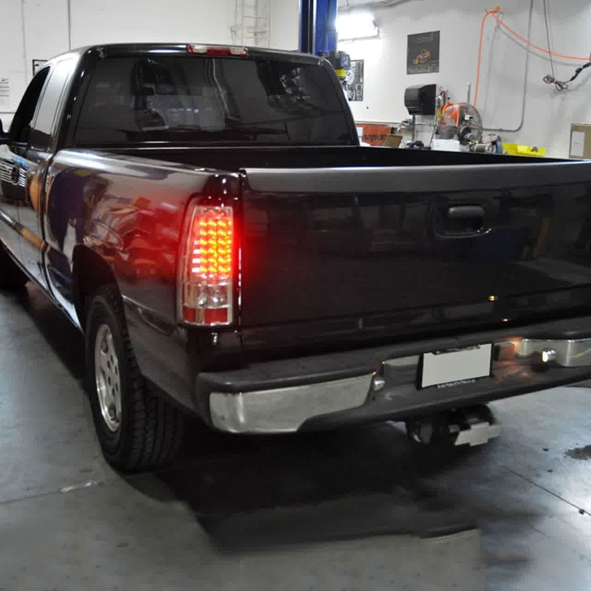 Spec-D Tail Lights Silverado (99-02) Sierra (99-06) LED or Halogen Bulb