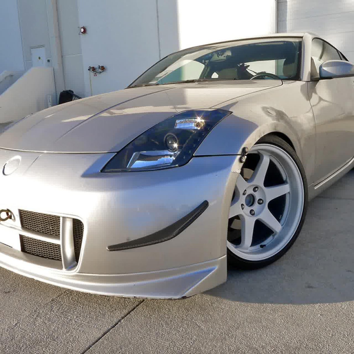 Nissan 350Z SMD LED Strip with HID Black or Chrome Projector Headlights (2003-2005) - K2 Industries