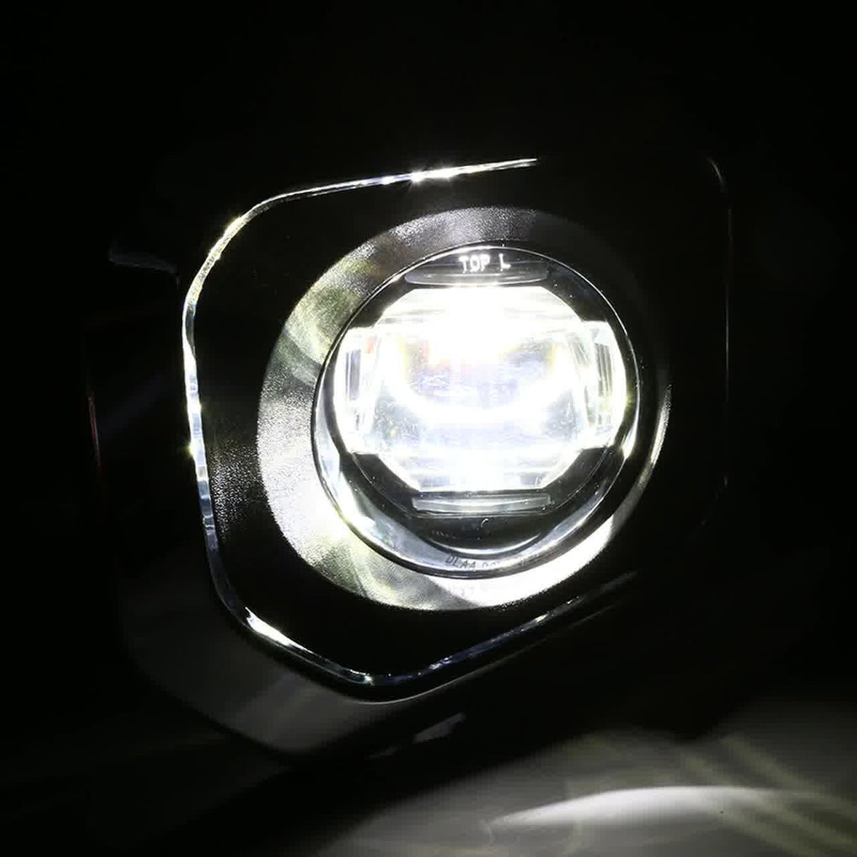 Spec-D Fog Lights Toyota Tacoma (16-18) Chrome Housing / Clear - OEM or LED Projector