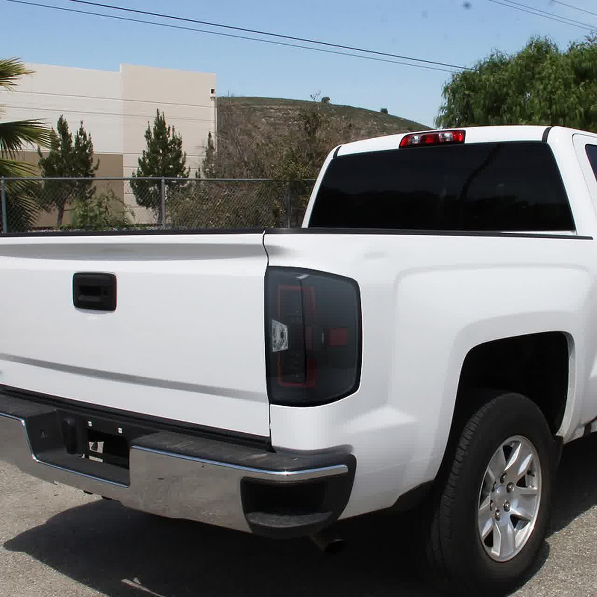 Spec-D LED Tail Lights Silverado (14-17) Sierra (15-17) w/ Red LED U-Bar Black or Chrome