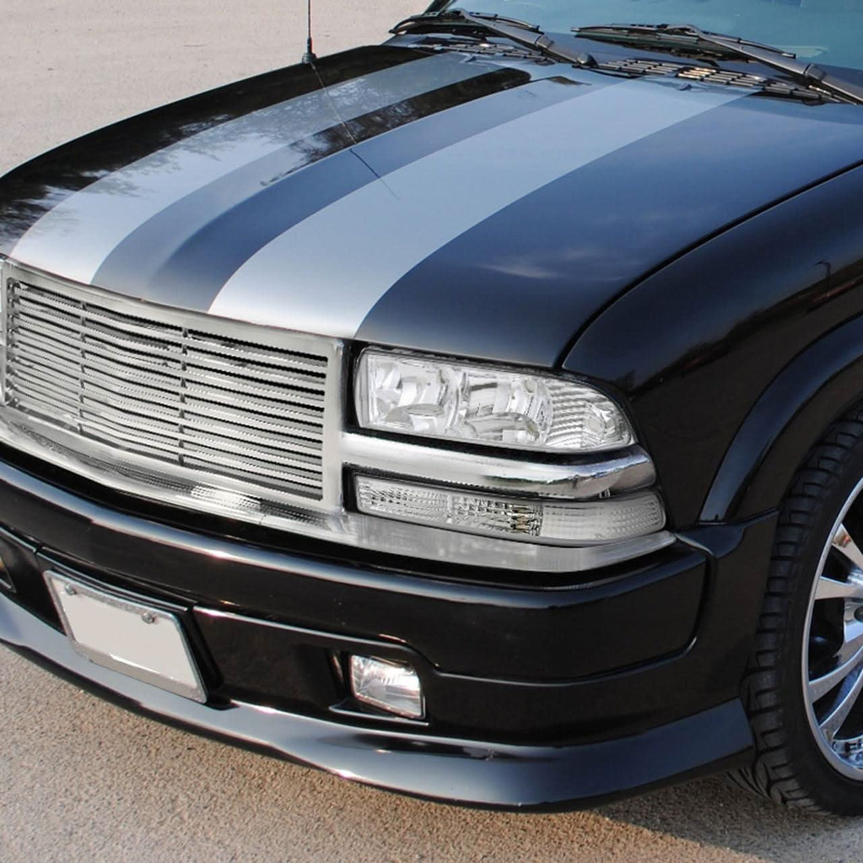 Spec-D OEM Replacement Headlights Chevy S10/Blazer (98-04) Chrome or Black Housing