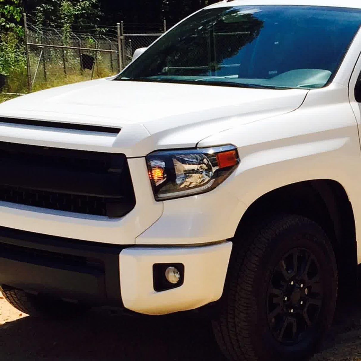 Spec-D Crystal Headlights Toyota Tundra (14-21) w/ or w/o LED Light Strip