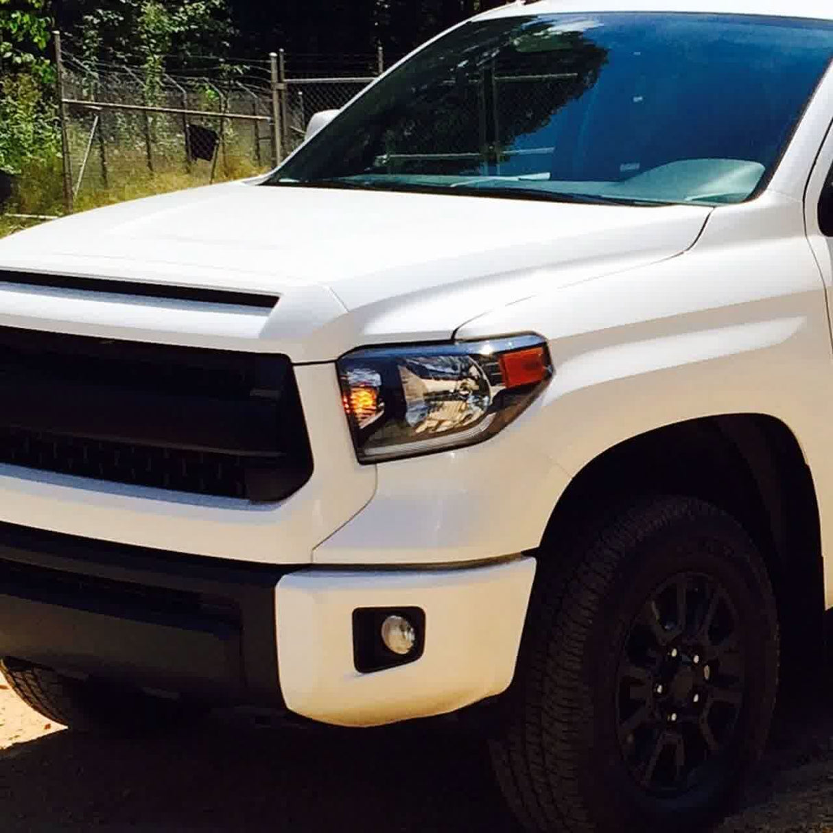 Spec-D Crystal Headlights Toyota Tundra (14-21) w/ or w/o LED Light Strip