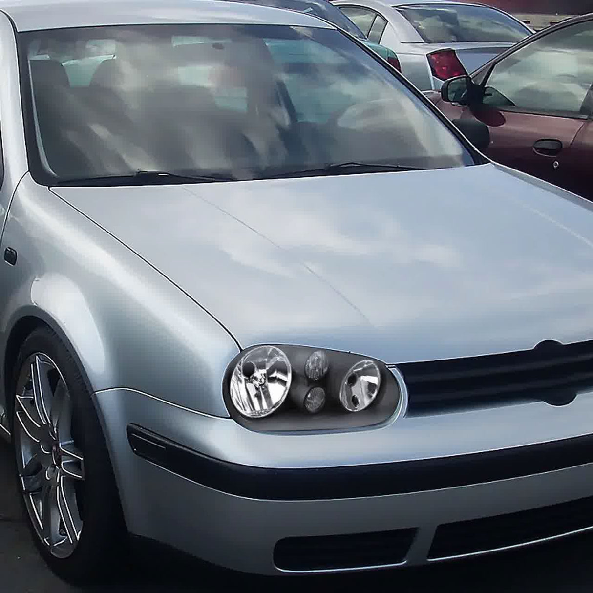 Spec-D OEM Replacement Headlights VW Golf / GTI MK4 (99-06) Matte Black Housing