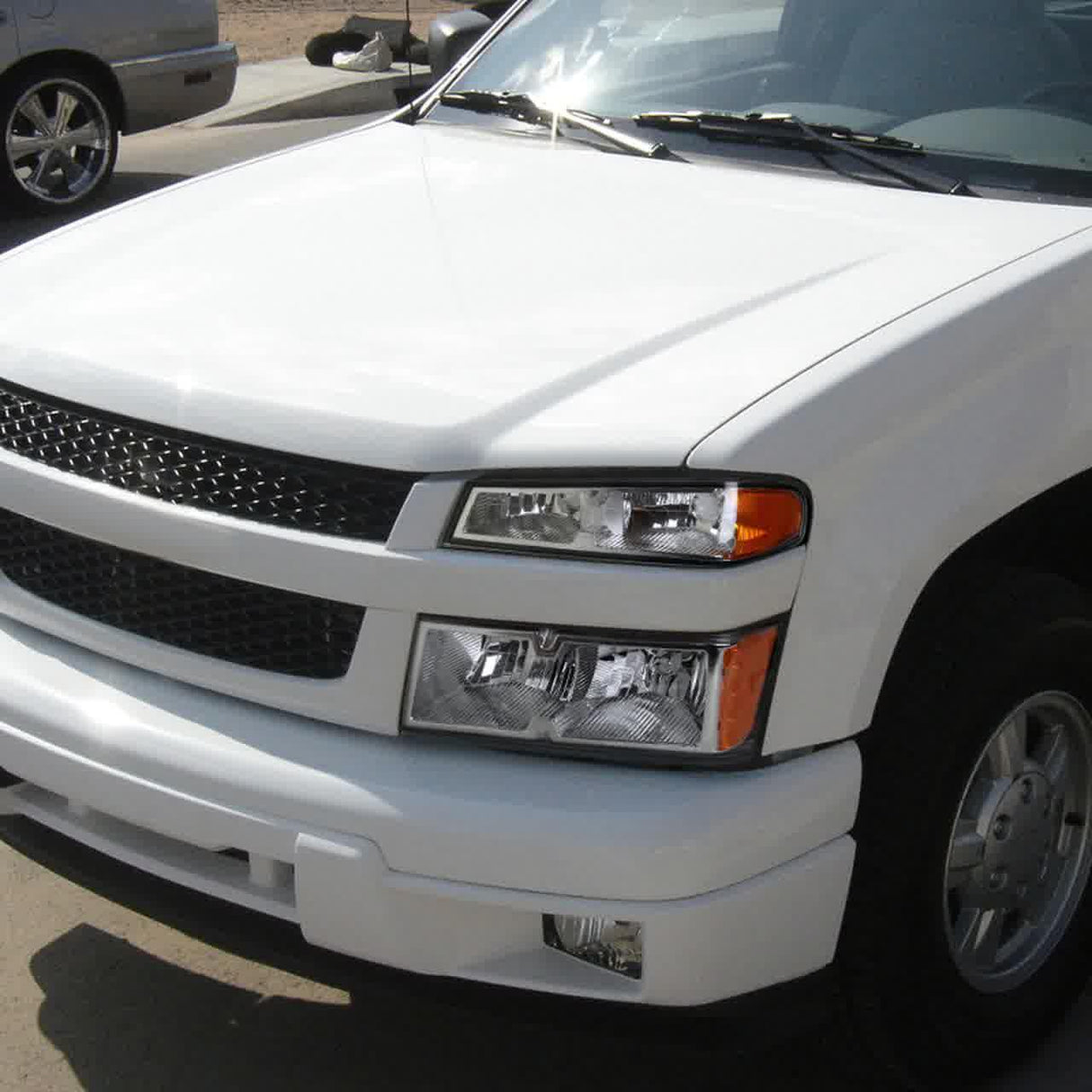 Spec-D OEM Replacement Headlights Chevy Colorado / GMC Canyon (04-12) Black or Chrome