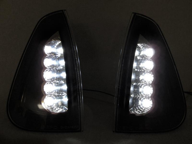 2006-2010 Dodge Charger Black Smoke Corner Light - White Led