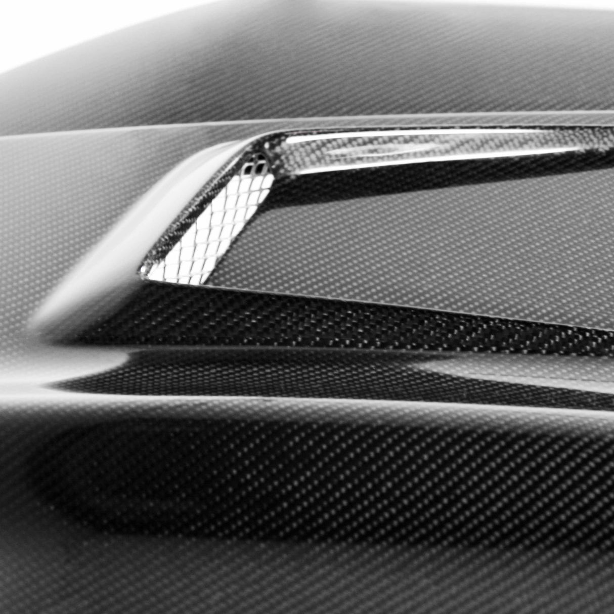 GT-style carbon fiber hood for 2008-2011 Mercedes Benz C63