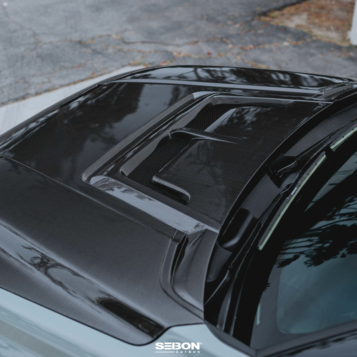 RR-style carbon fiber hood for 2022-2023 Toyota Tundra