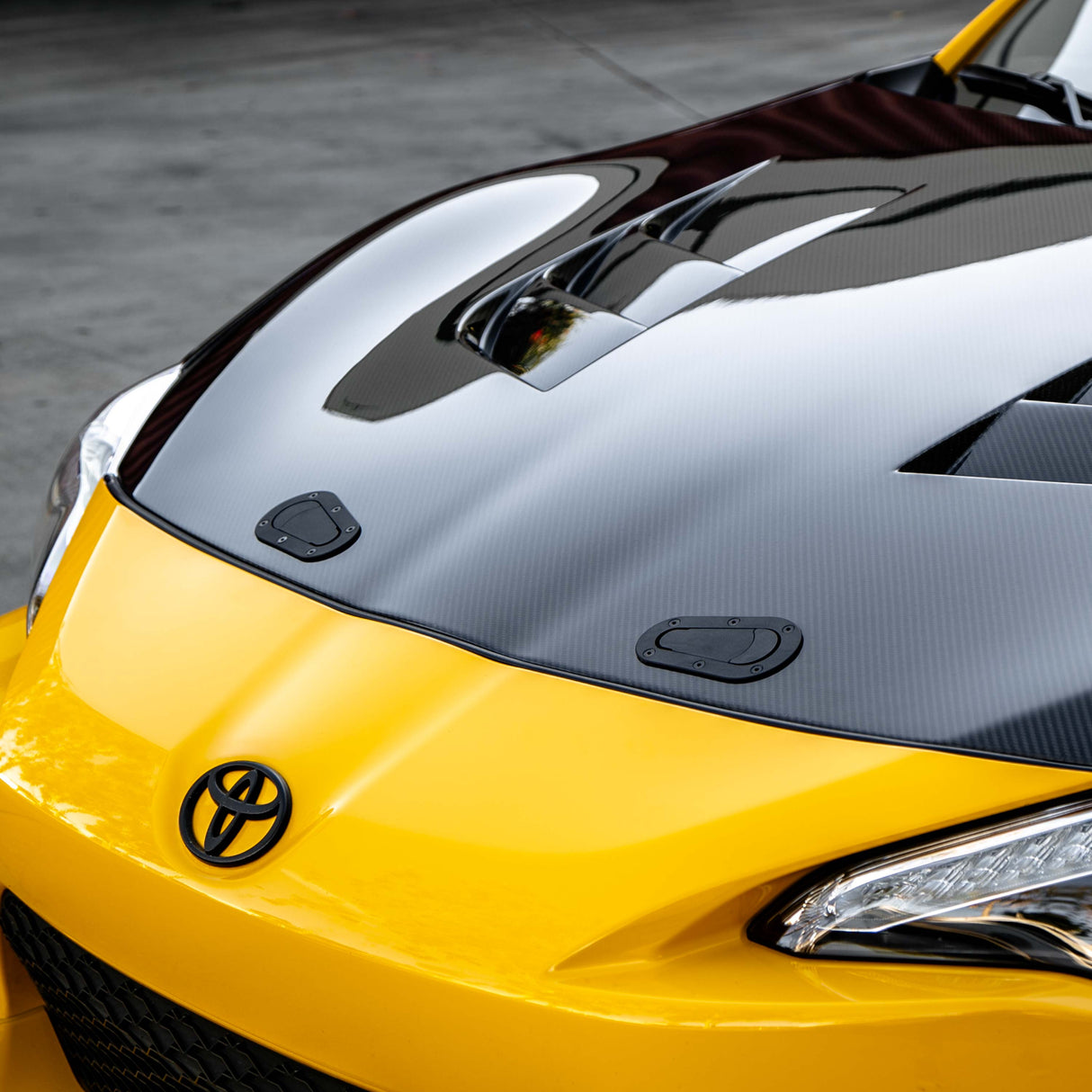 AeroCatch Plus Flush Hood Latch and Pin Kit - Black - no lock